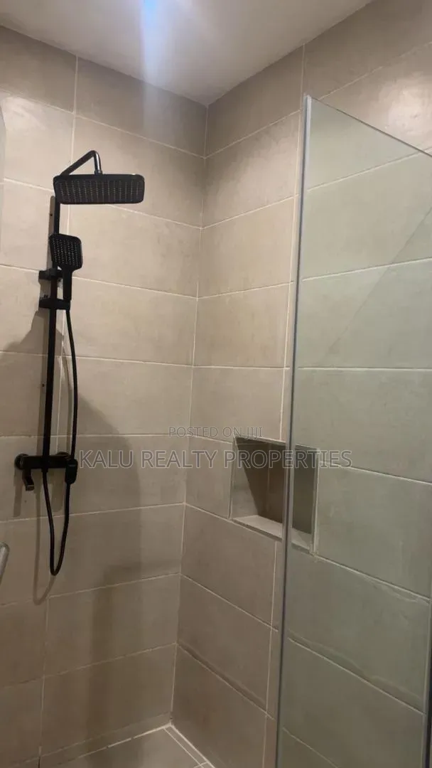 4bdrm Maisonette in Lekki Phase1 for rent