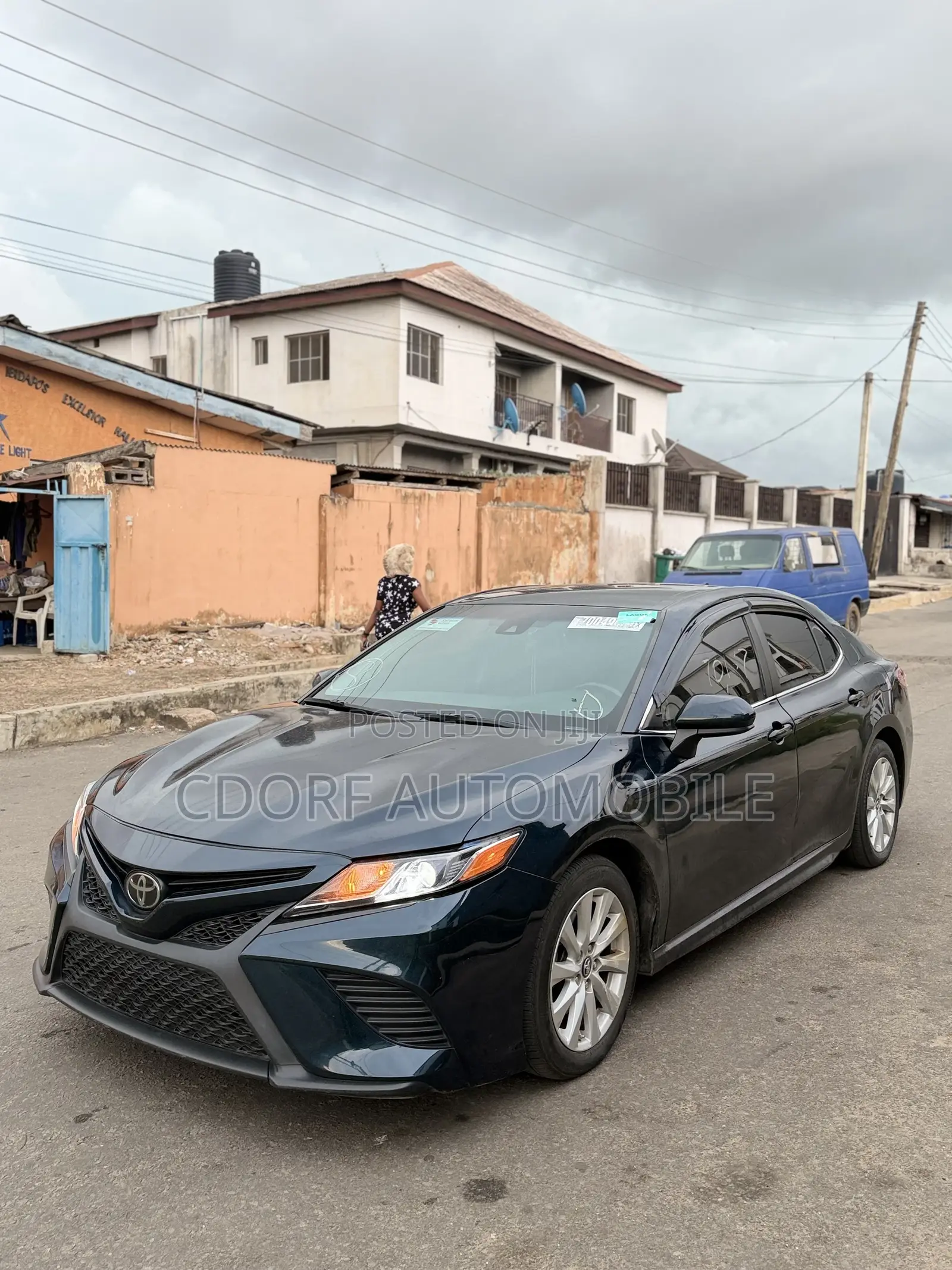 Toyota Camry SE (2.5L 4cyl 8A) 2019 Blue