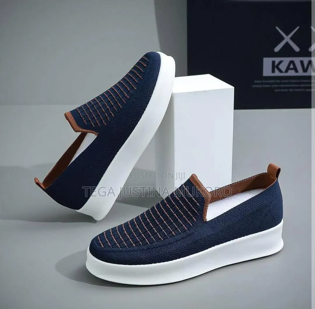 Latest Design High Quality Easy to Wear Sneakers