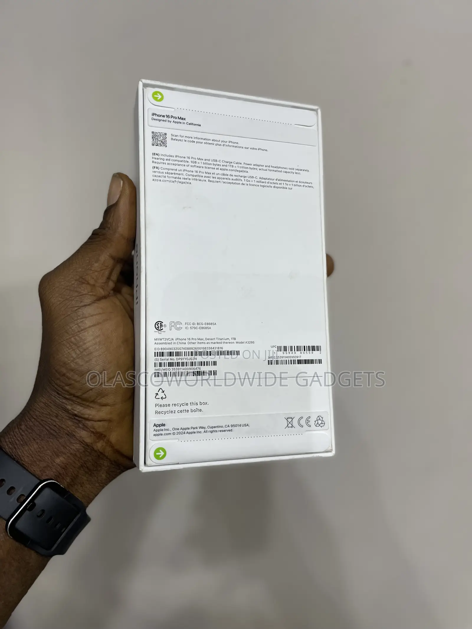 New Apple iPhone 16 Pro Max 1 TB Gold