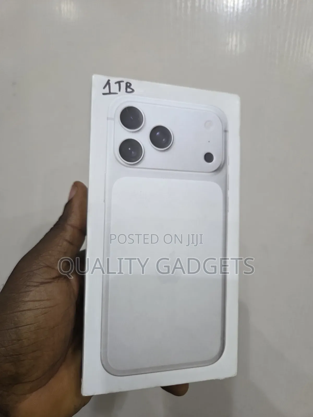 New Apple iPhone 17 Pro Max 1 TB Silver