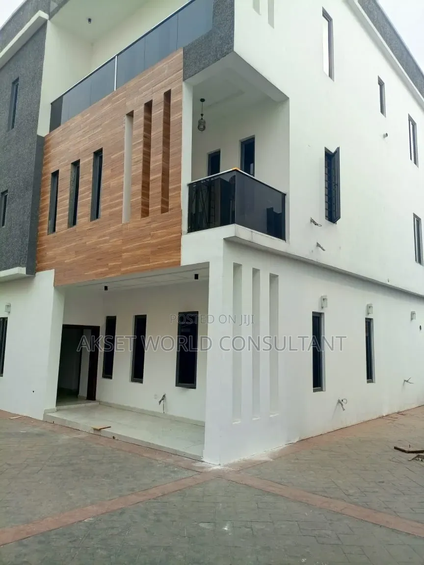 5bdrm Duplex in GRA Phase 2 Shangisha for sale