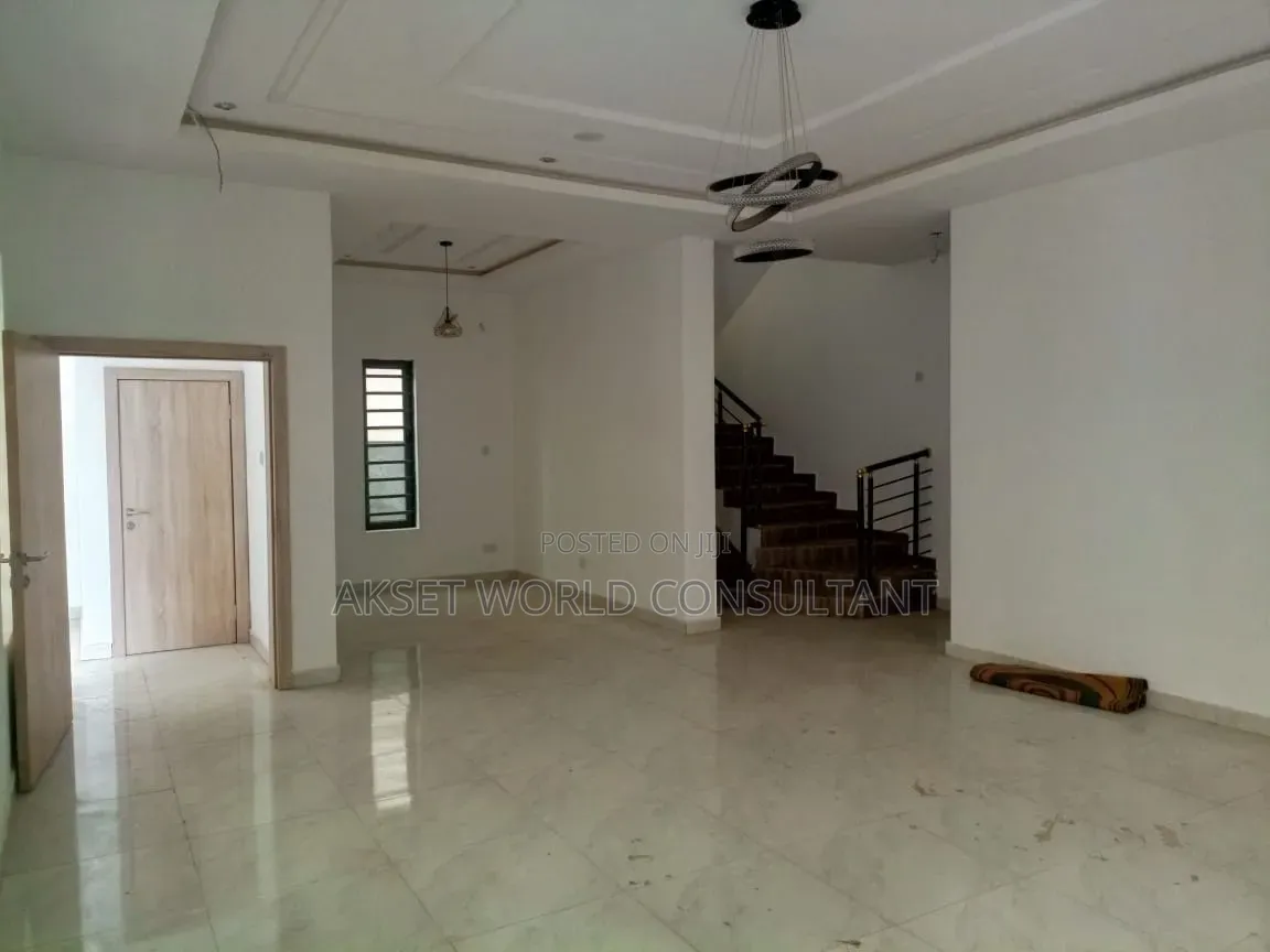 5bdrm Duplex in GRA Phase 2 Shangisha for sale