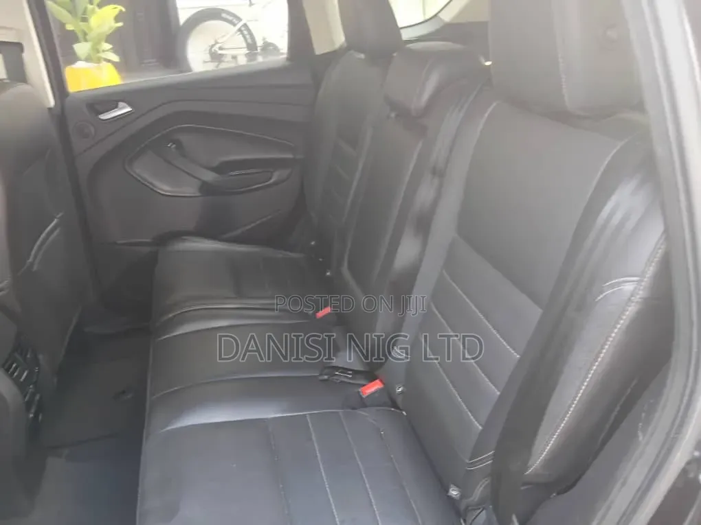 Ford Escape Titanium 4dr SUV (1.6L 4cyl Turbo 6A) 2015 Black