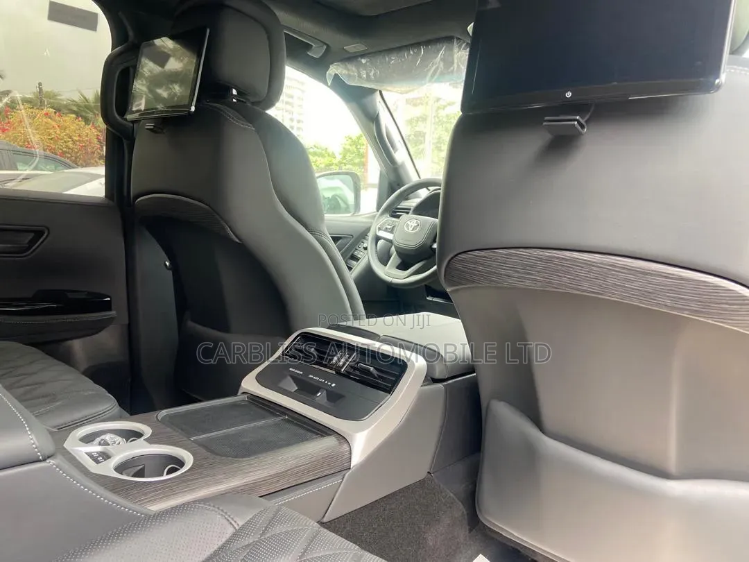 New Toyota Land Cruiser LC300 2025 Gray