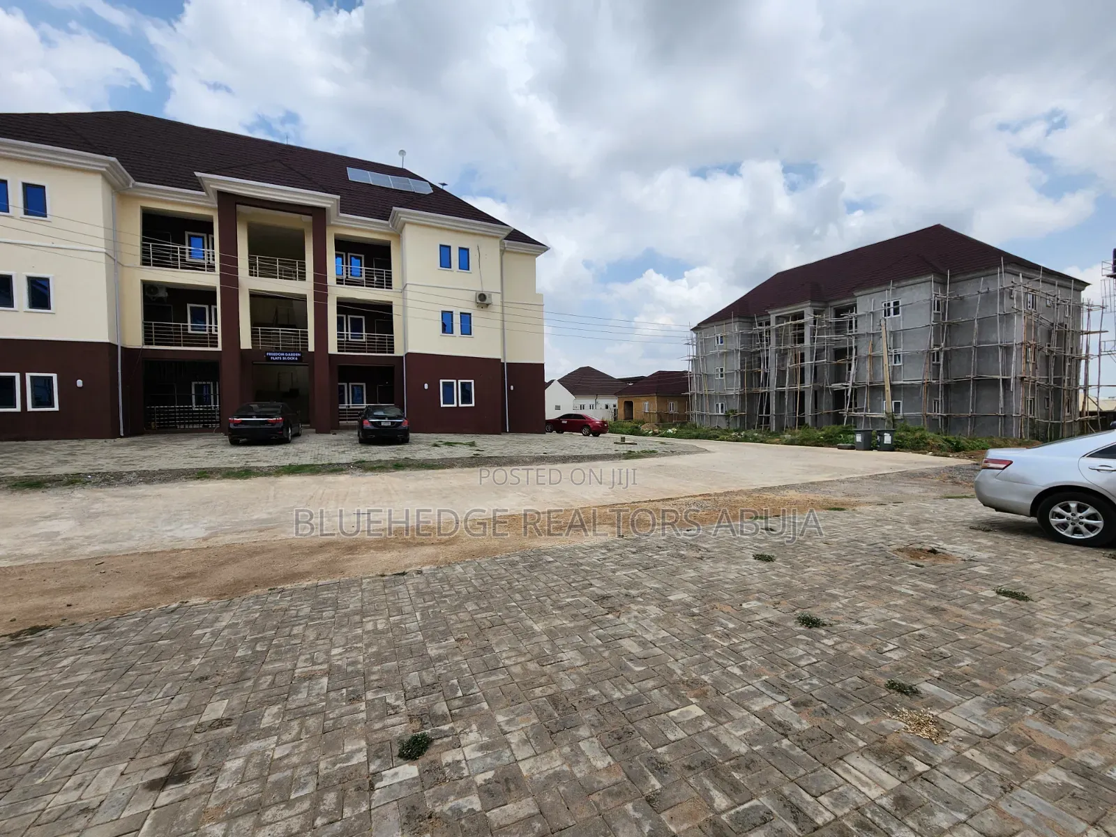 3bdrm Apartment in Sam Nujoma Housing, Galadimawa for sale