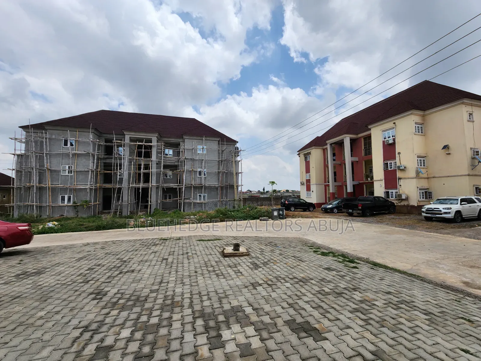 3bdrm Apartment in Sam Nujoma Housing, Galadimawa for sale