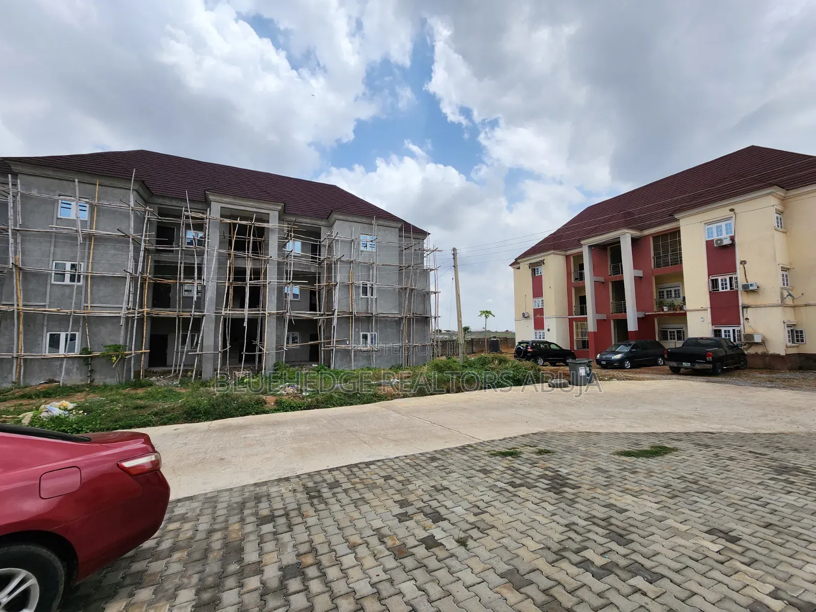 3bdrm Apartment in Sam Nujoma Housing, Galadimawa for sale