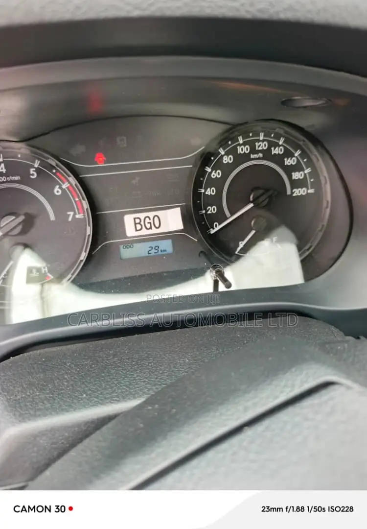New Toyota Hilux 2025 White