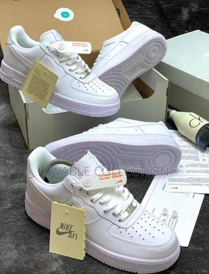 Nike Air Force 1 Low '07 "Triple White Sneakers