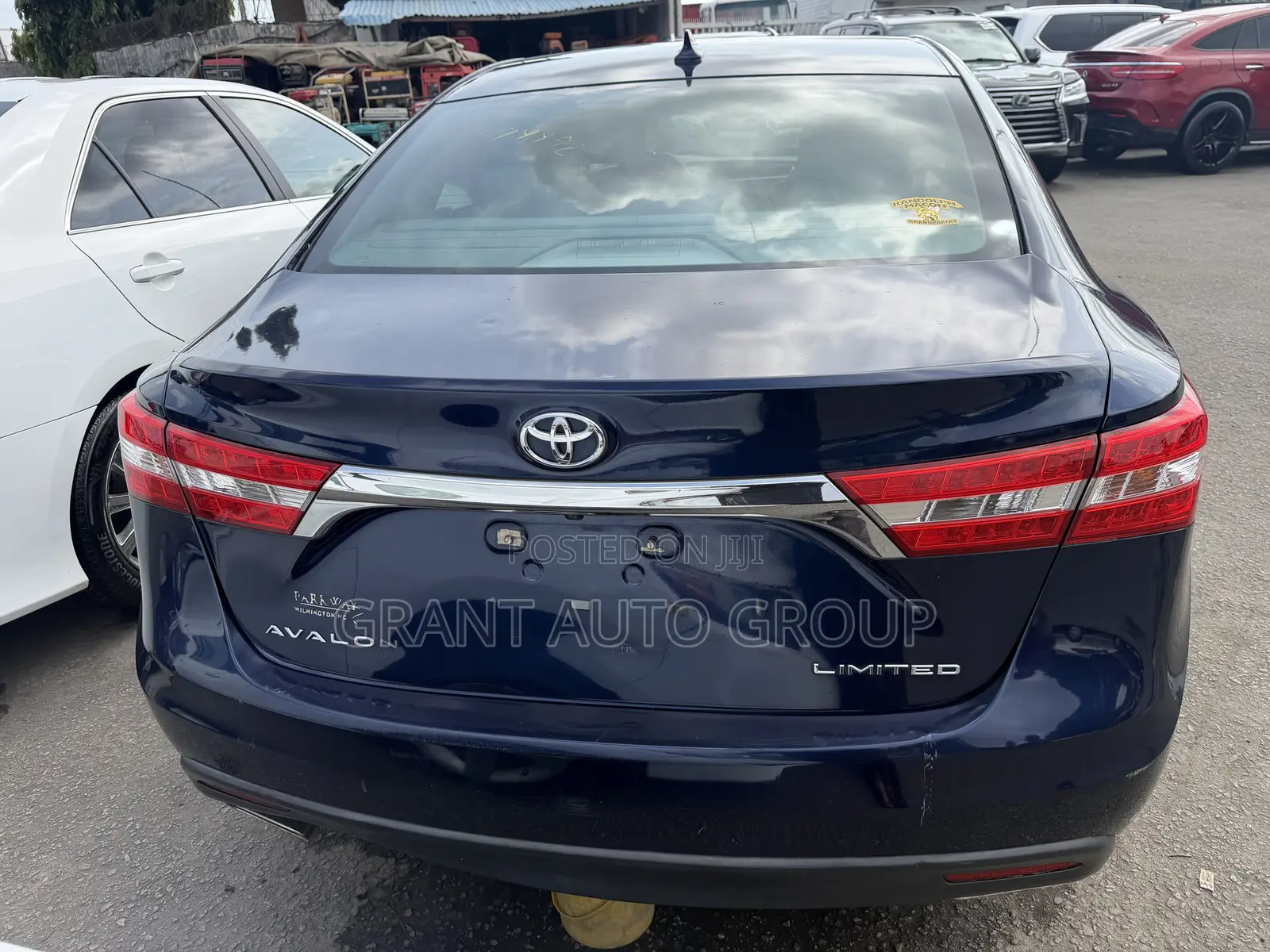 Toyota Avalon Limited Sedan FWD (3.5L 6cyl 6A) 2013 Blue