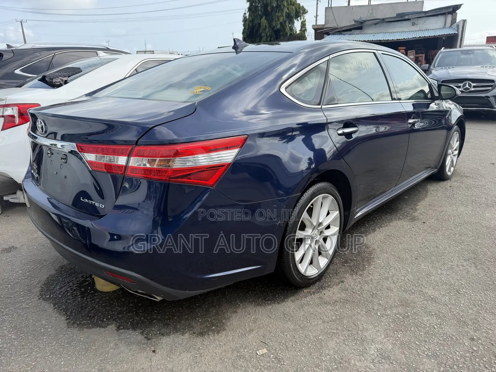 Toyota Avalon Limited Sedan FWD (3.5L 6cyl 6A) 2013 Blue