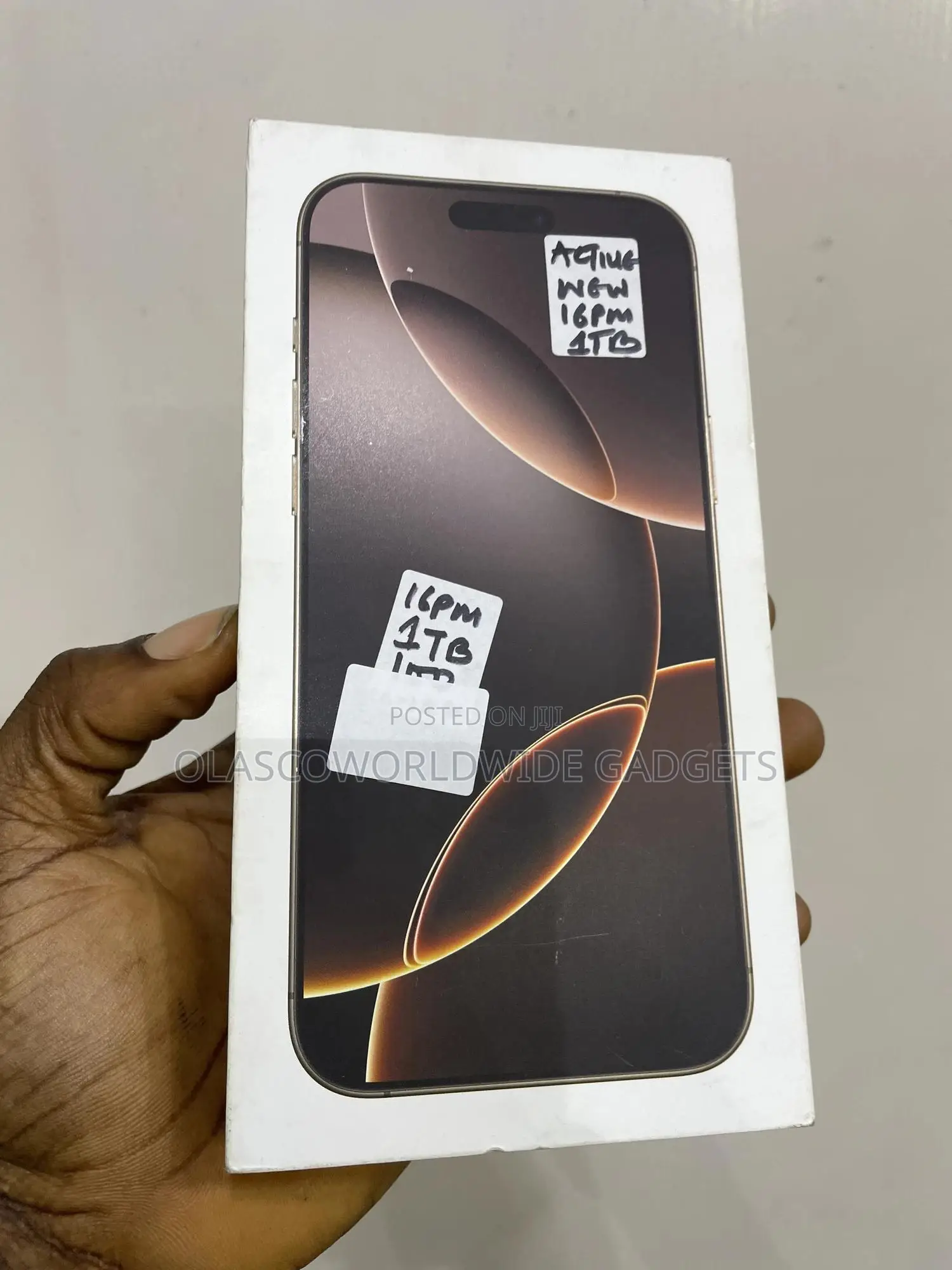 New Apple iPhone 16 Pro Max 1 TB Gold