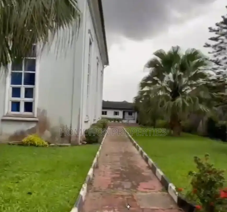 6bdrm Duplex in Obio-Akpor for sale