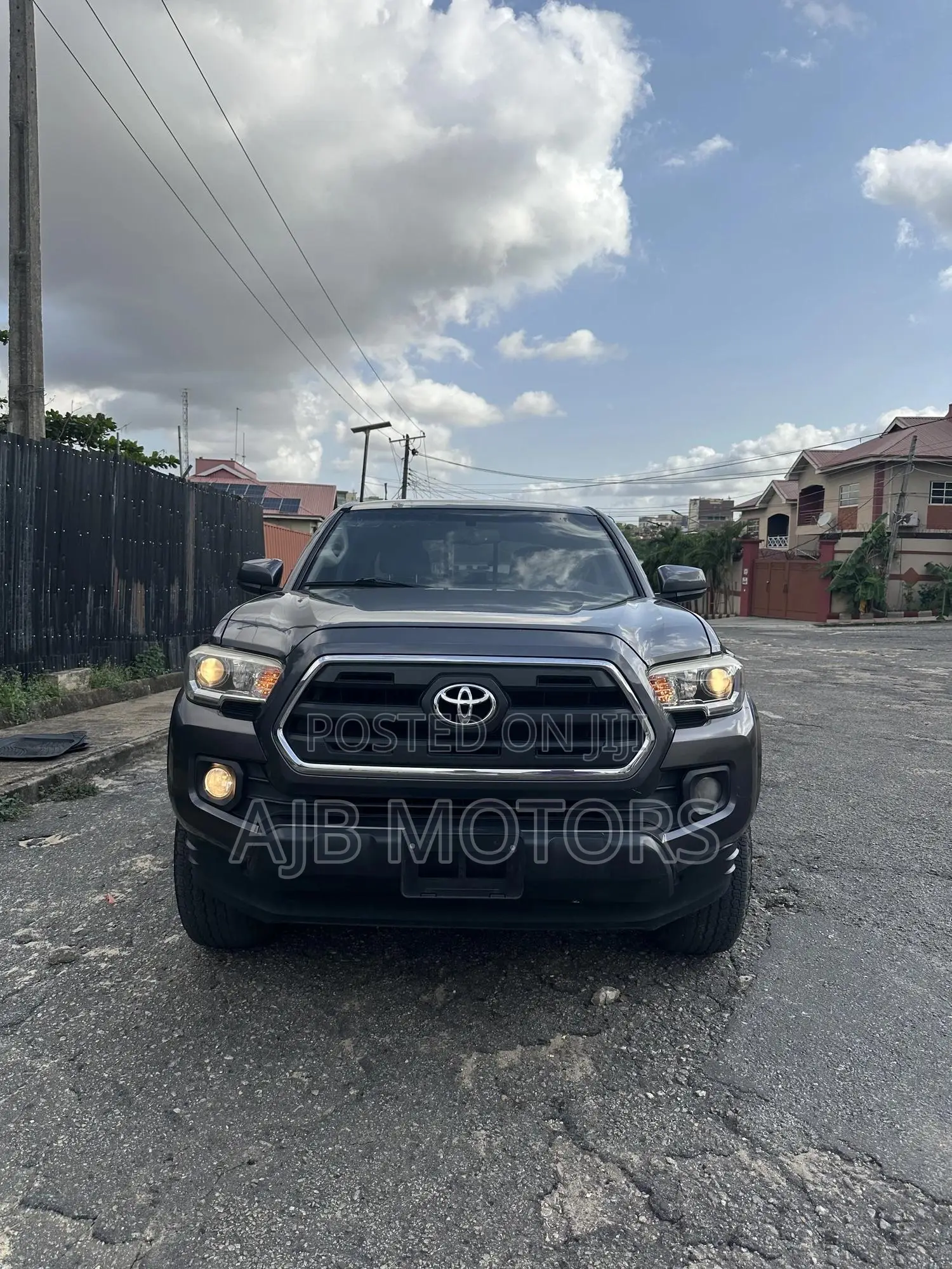Toyota Tacoma SR5 2017 Gray