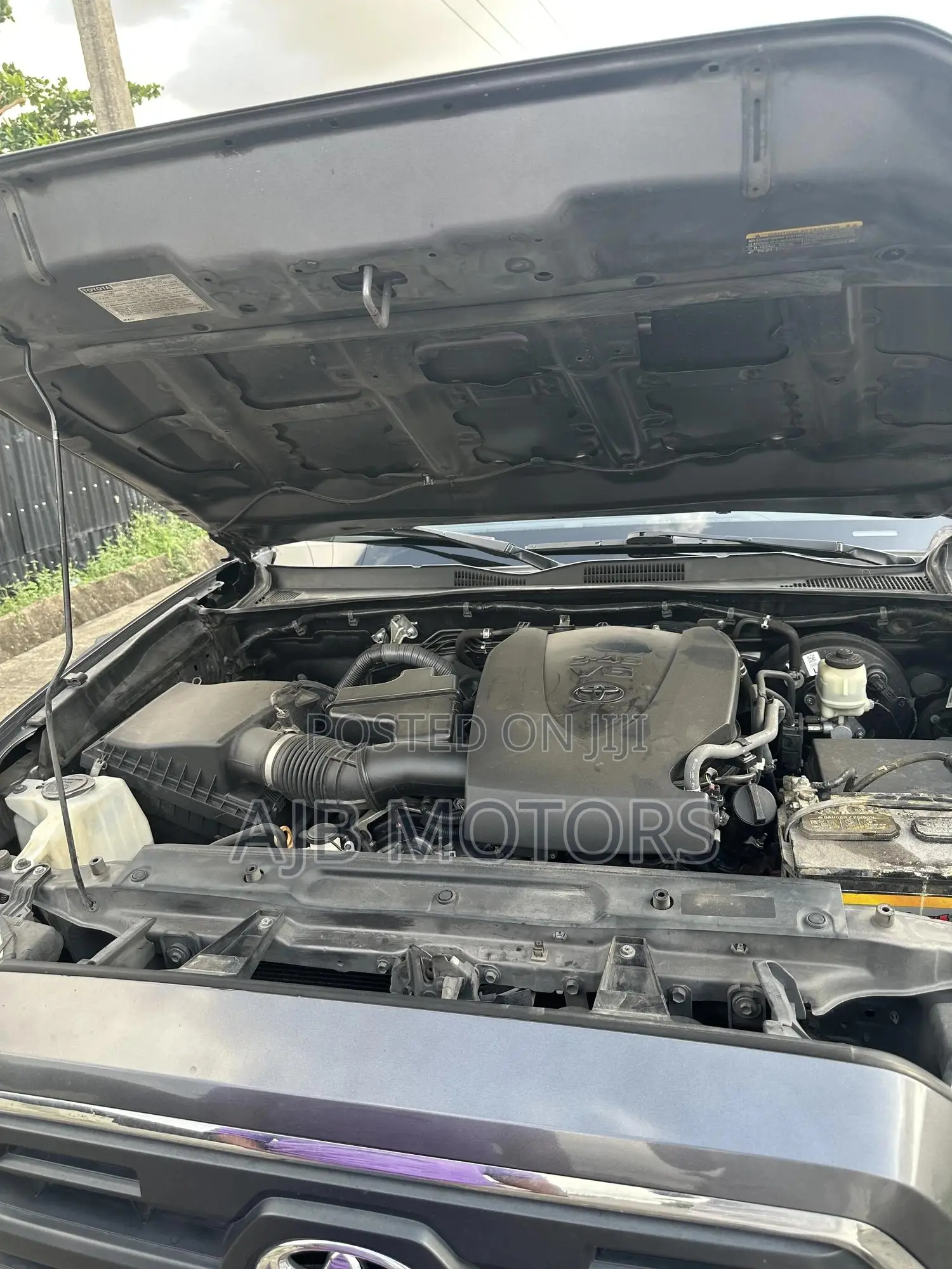 Toyota Tacoma SR5 2017 Gray