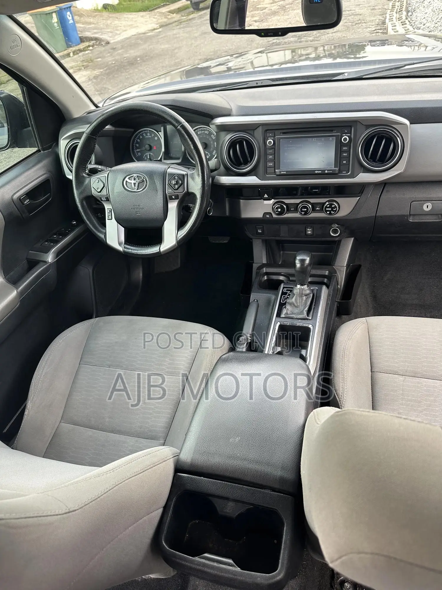 Toyota Tacoma SR5 2017 Gray