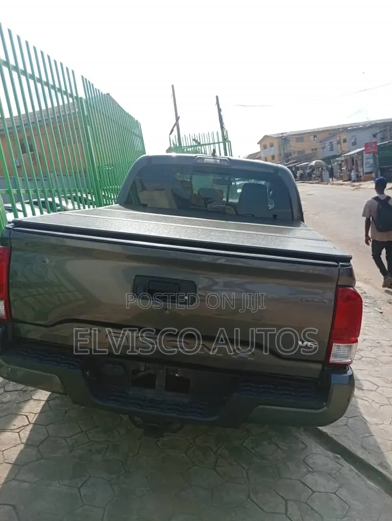 Toyota Tacoma TRD Sport 2017 Gray