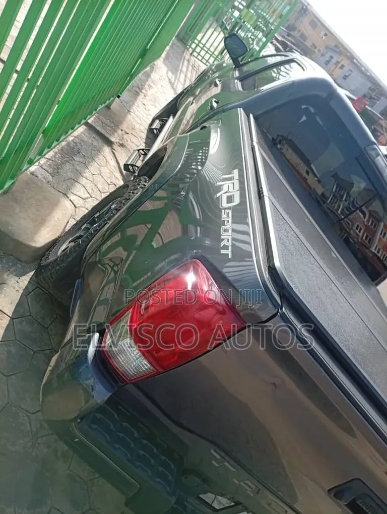Toyota Tacoma TRD Sport 2017 Gray