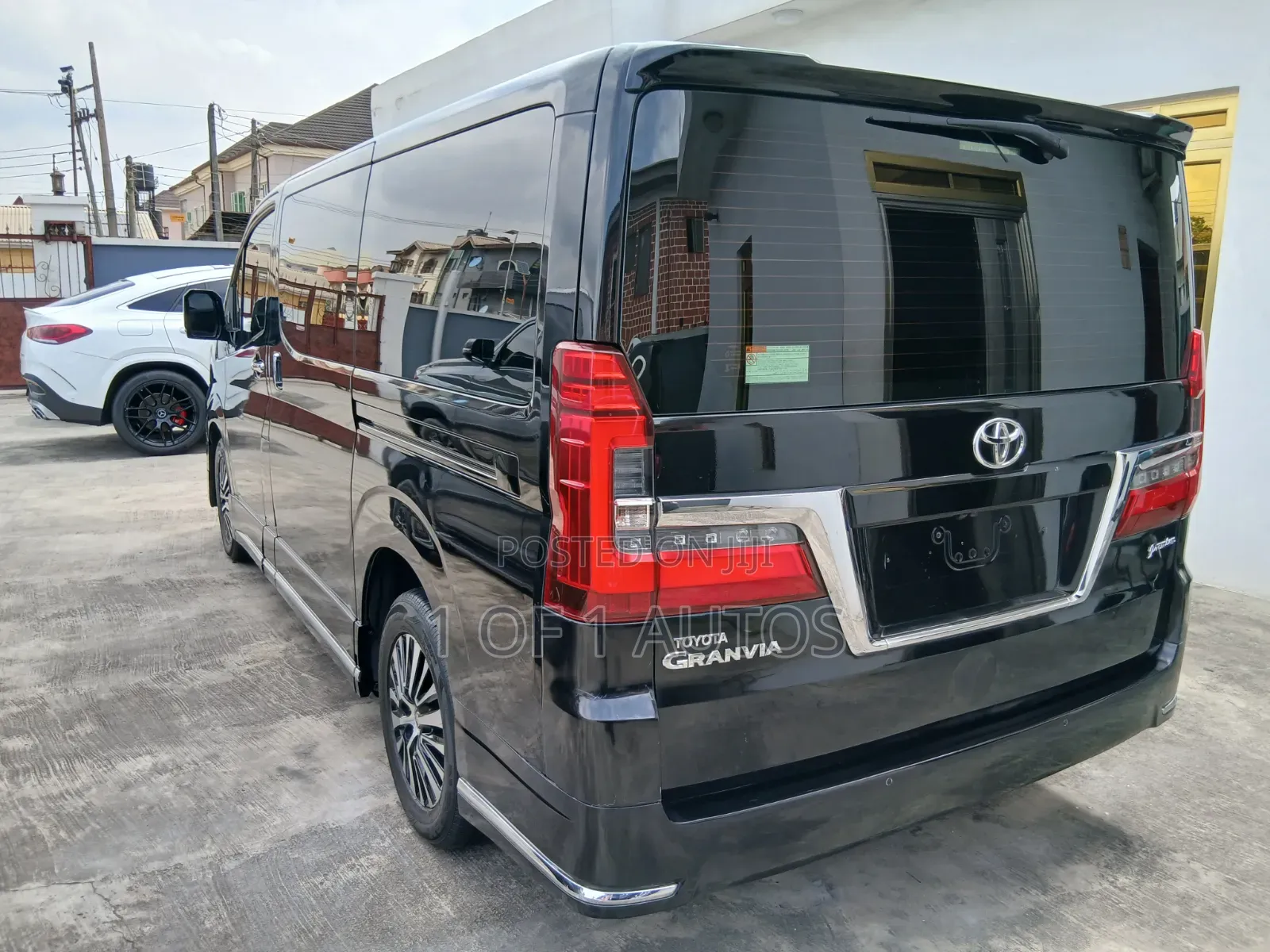 Toyota Granvia 2019 Black