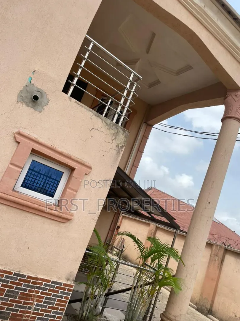 2bdrm Block of Flats in Akuru Elebu Ibadan for sale