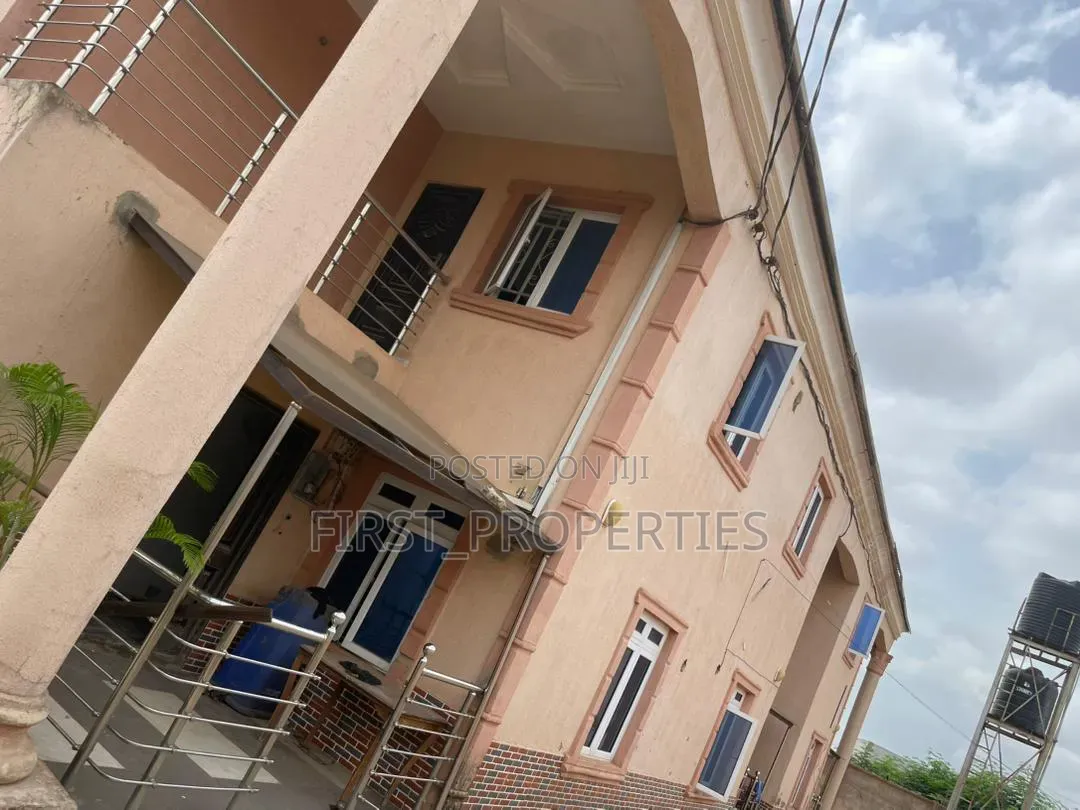 2bdrm Block of Flats in Akuru Elebu Ibadan for sale