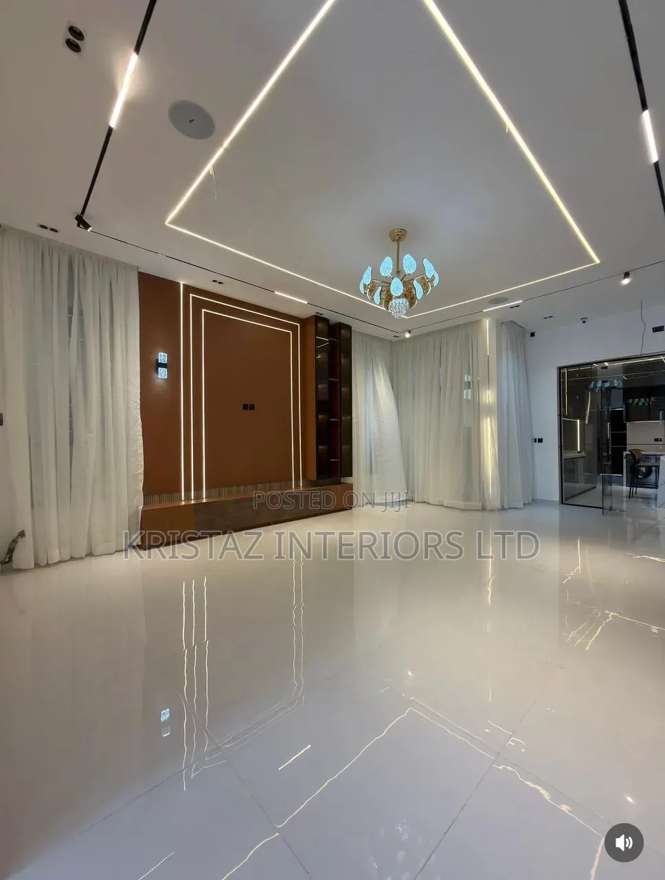 5bdrm Duplex in Chevron for sale