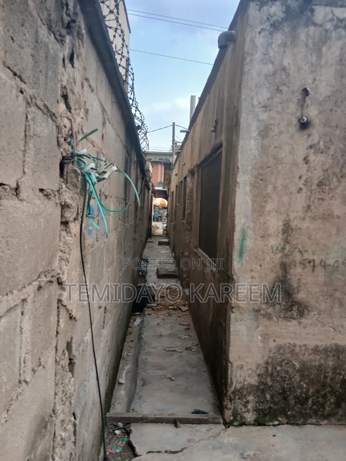 2bdrm Room & Parlour in Ojodu Berger for sale