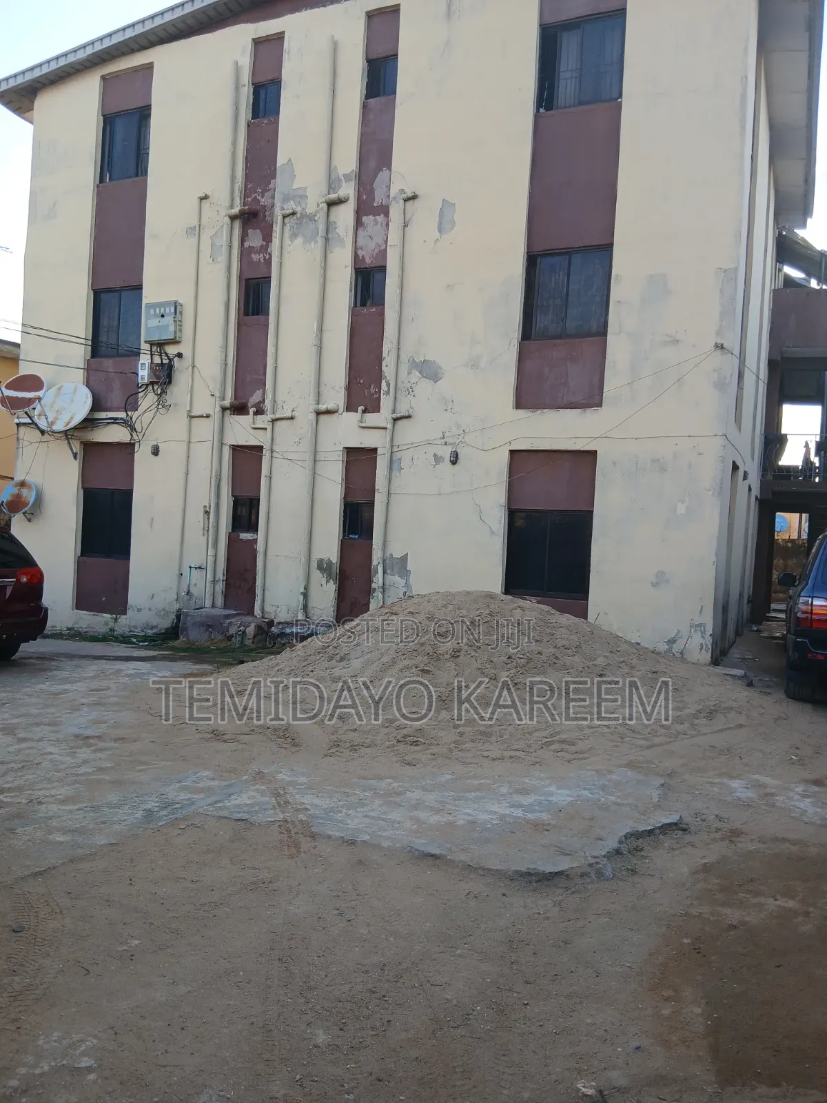 3bdrm Block of Flats in Goodwill Estate, Berger for sale