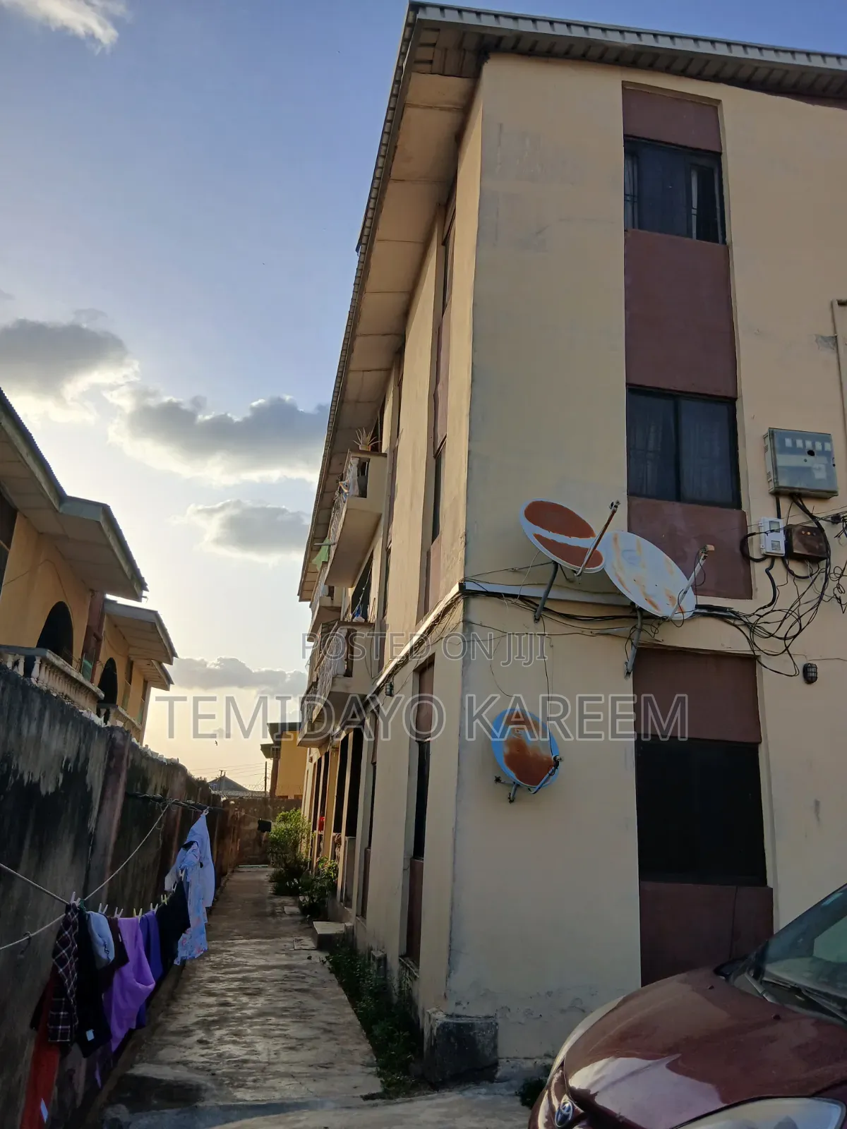 3bdrm Block of Flats in Goodwill Estate, Berger for sale