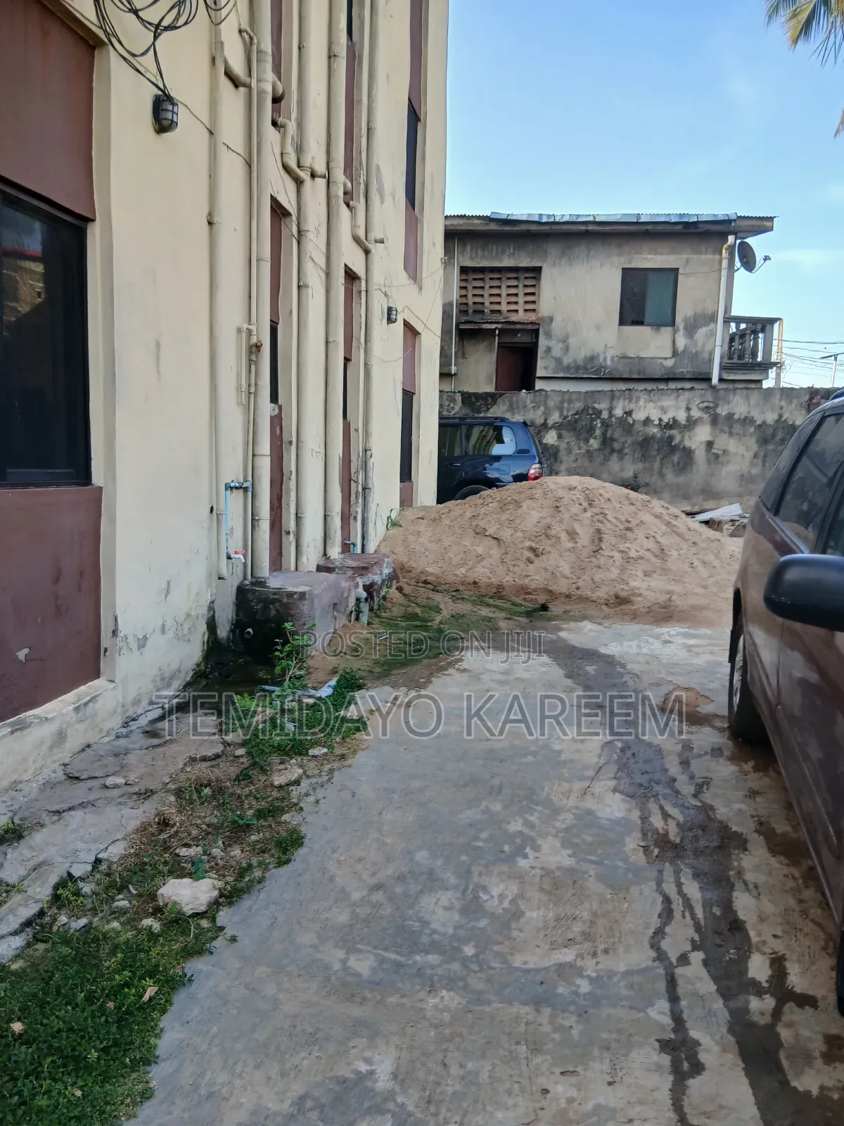 3bdrm Block of Flats in Goodwill Estate, Berger for sale