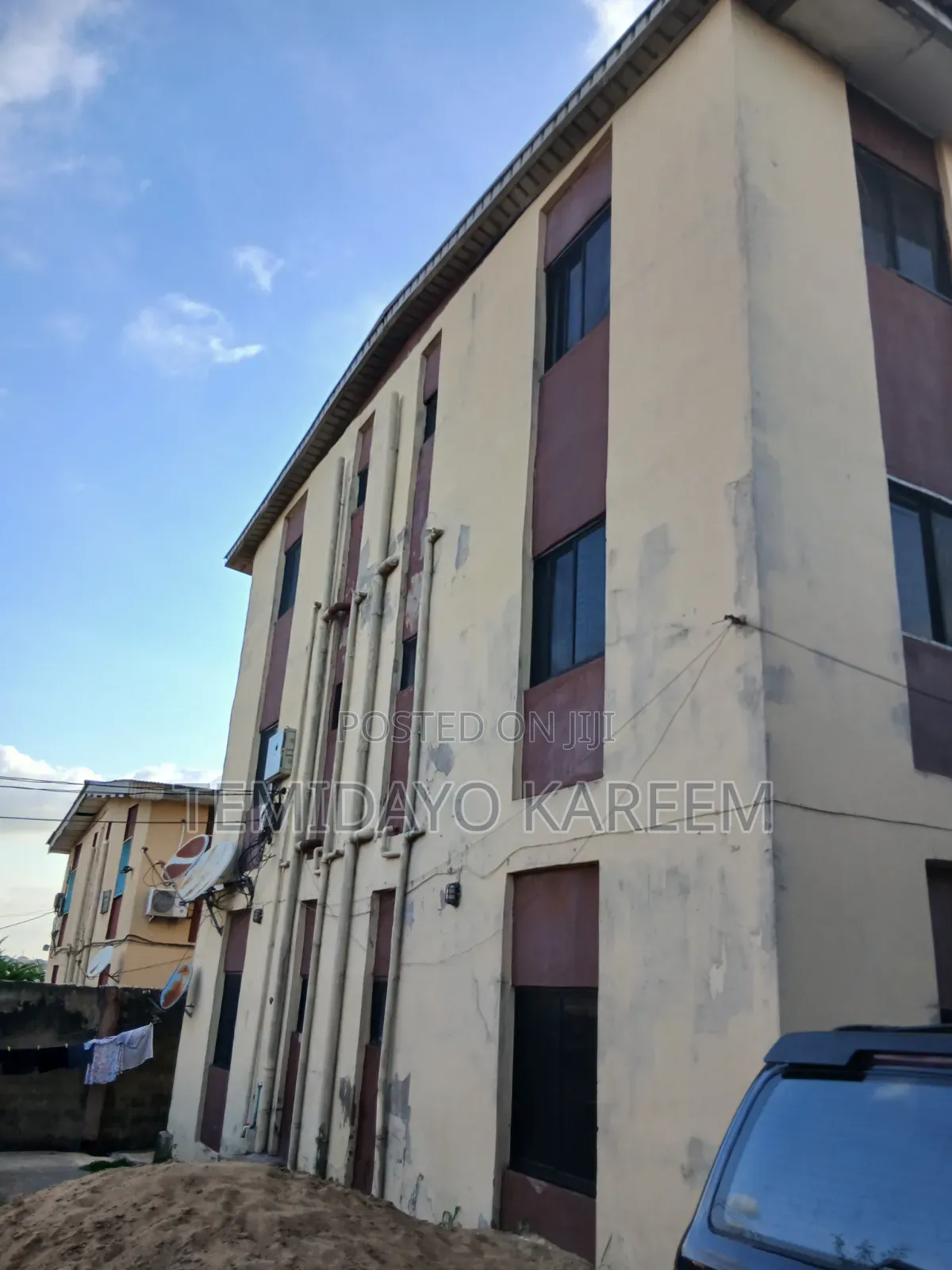 3bdrm Block of Flats in Goodwill Estate, Berger for sale