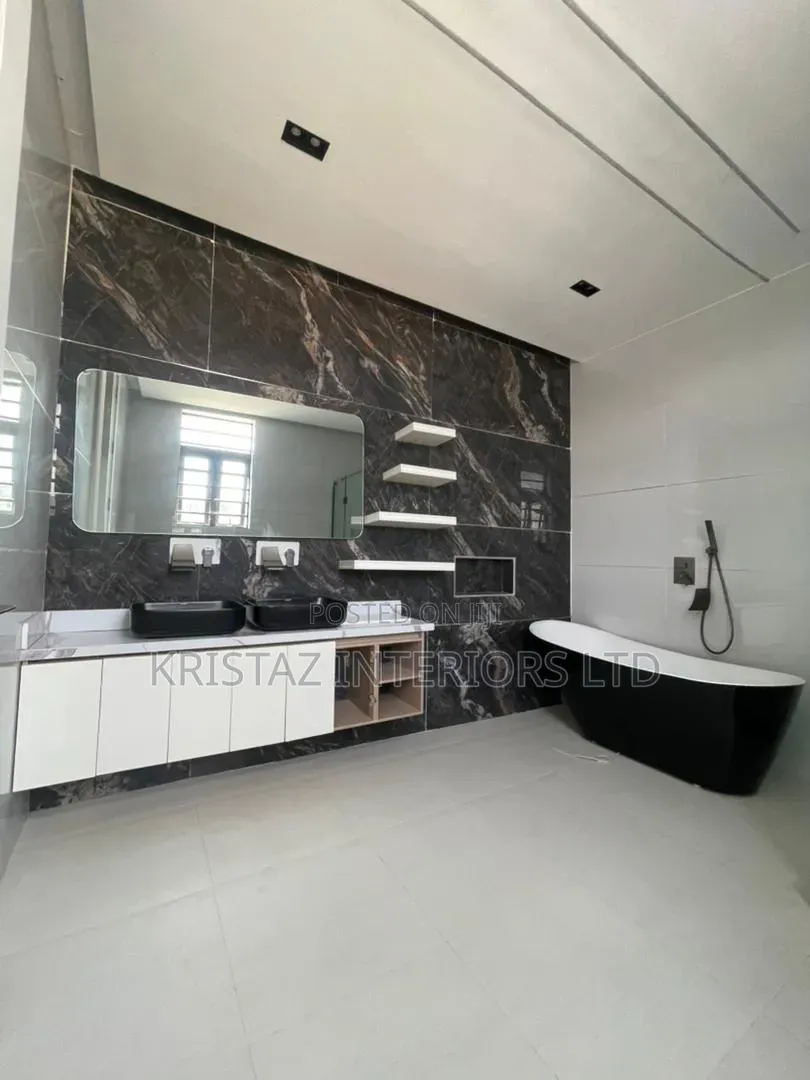 5bdrm Duplex in Lekki Phase 1 for sale