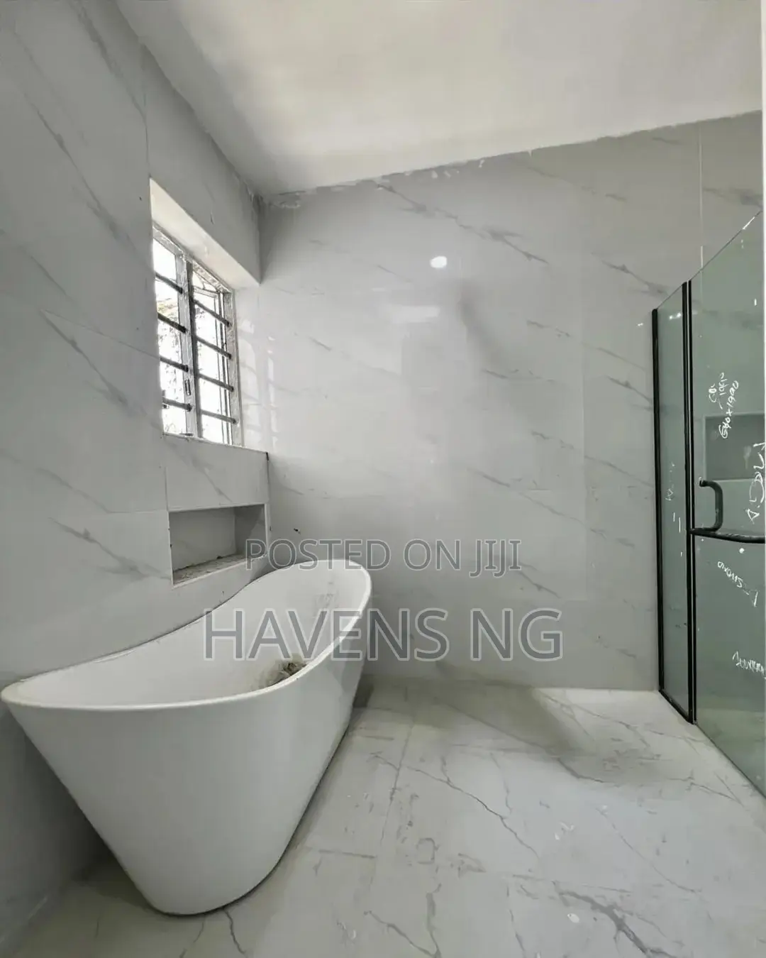 5bdrm Duplex in Ikota for sale