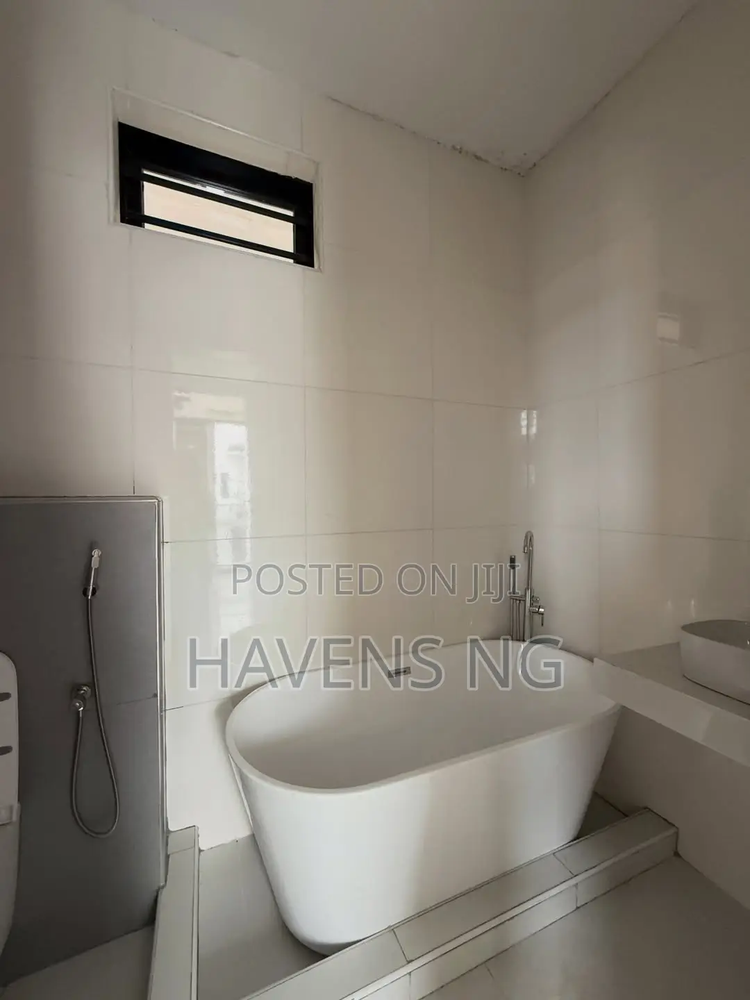 4bdrm Duplex in Ikota for sale
