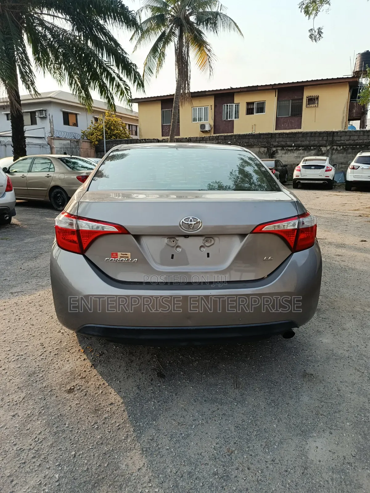 Toyota Corolla LE Plus 4dr Sedan (1.8L 4cyl CVT) 2015 Gray