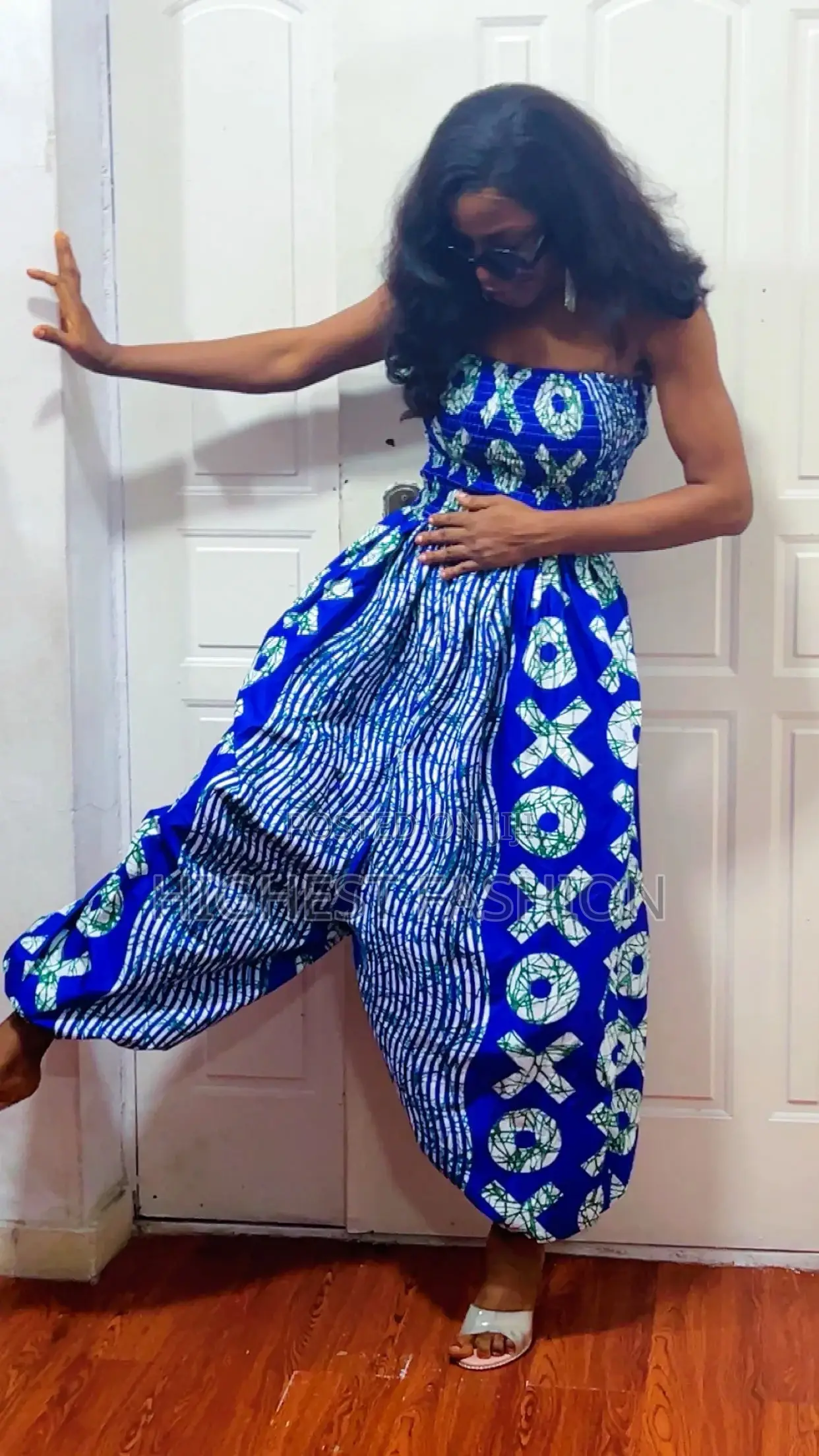 Straplees Top and Kembe Pants - Style 906