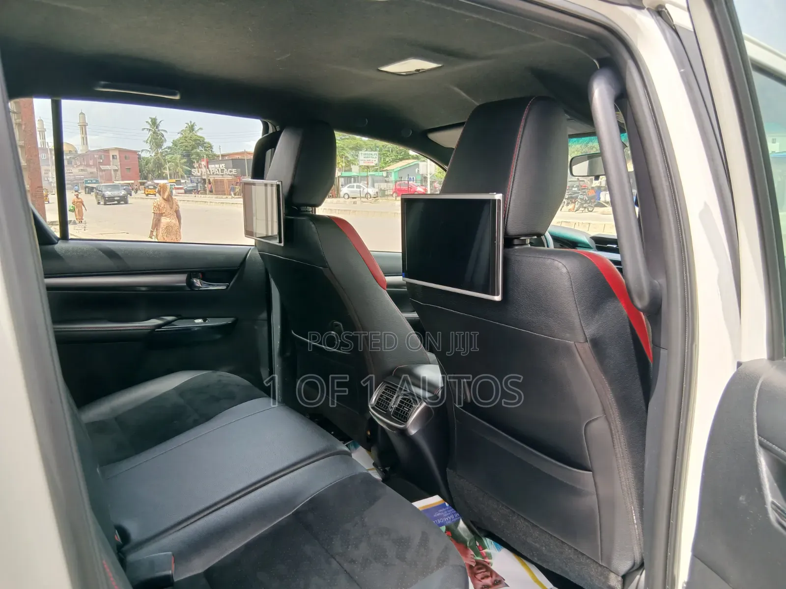 Toyota Hilux Revo Double Cab Petrol 2.7 AWD 2022 White