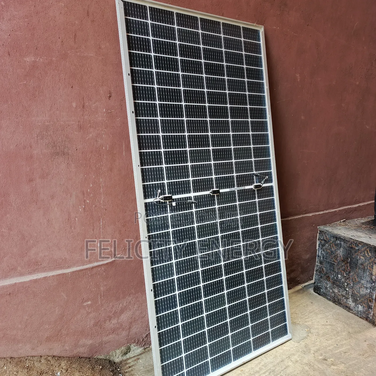 650watt Jinko Panel 144 Cells Bifacial
