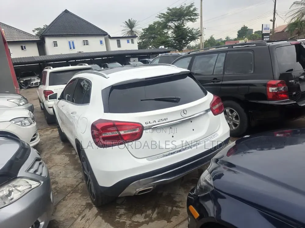 Mercedes-Benz GLA 250 2015 White