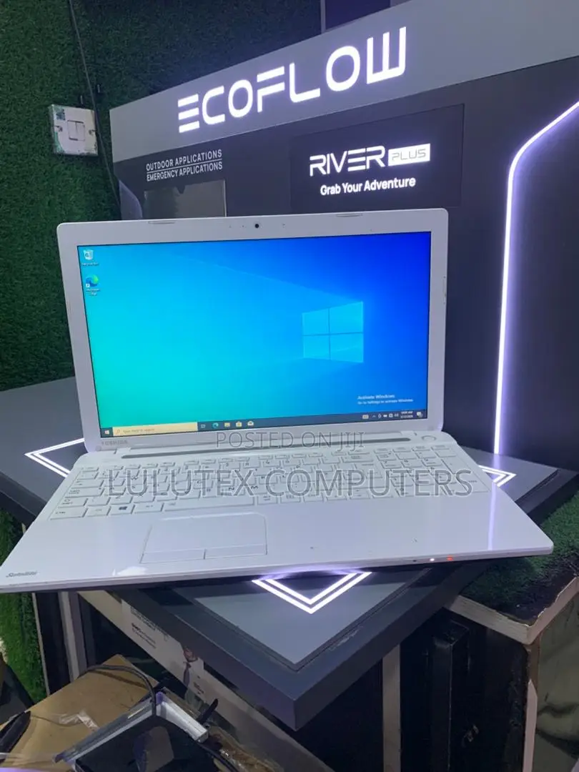 Laptop Toshiba Satellite C50 8GB AMD A10 HDD 160GB