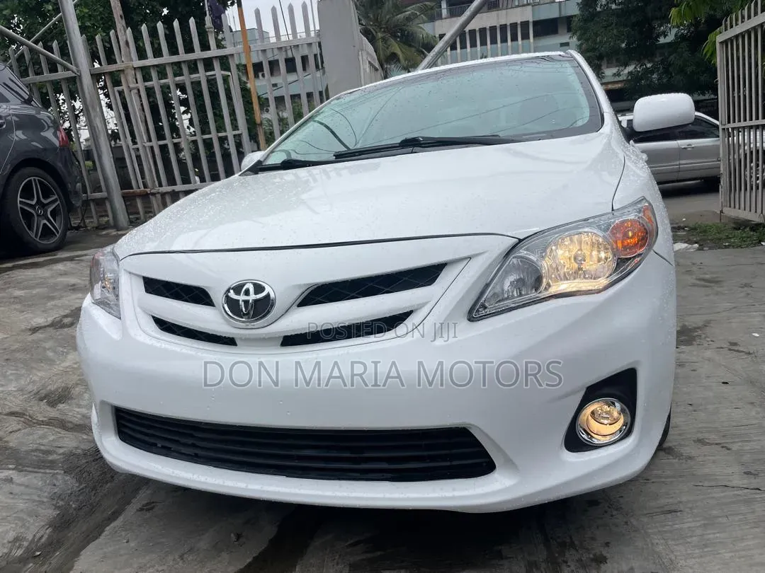 Toyota Corolla LE 4dr Sedan (1.8L 4cyl 4A) 2011 White