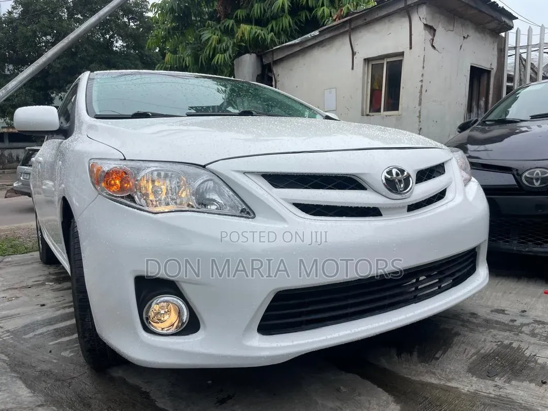 Toyota Corolla LE 4dr Sedan (1.8L 4cyl 4A) 2011 White