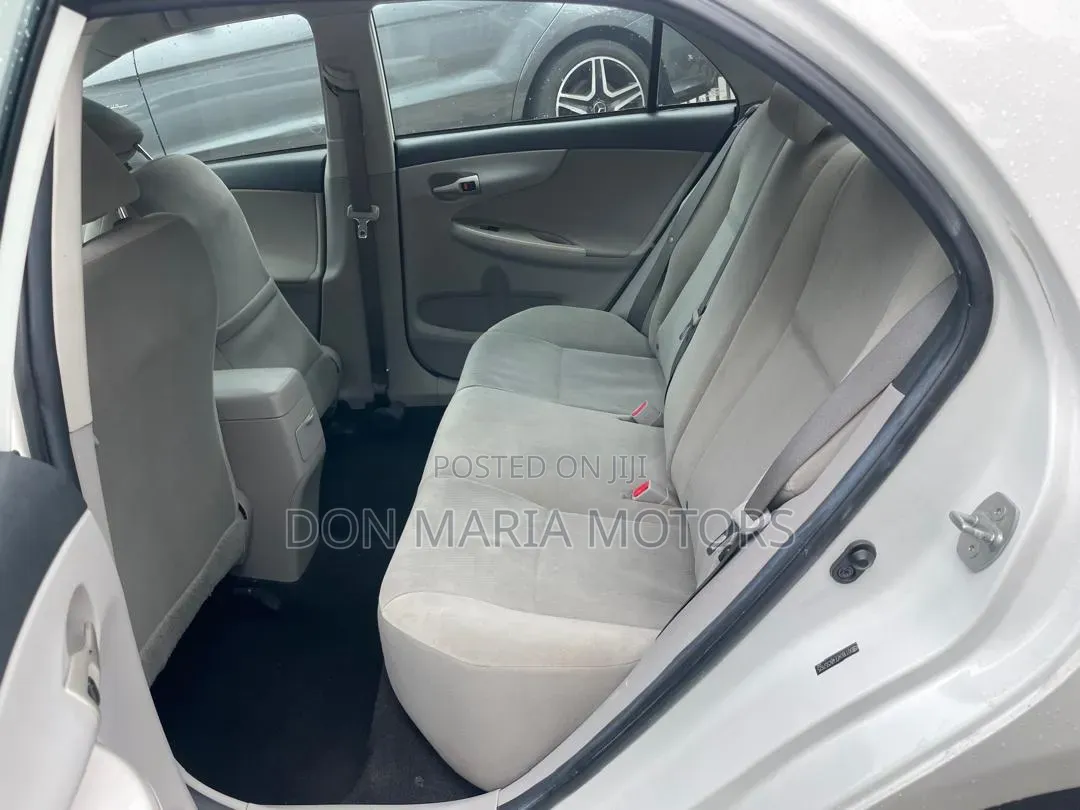 Toyota Corolla LE 4dr Sedan (1.8L 4cyl 4A) 2011 White