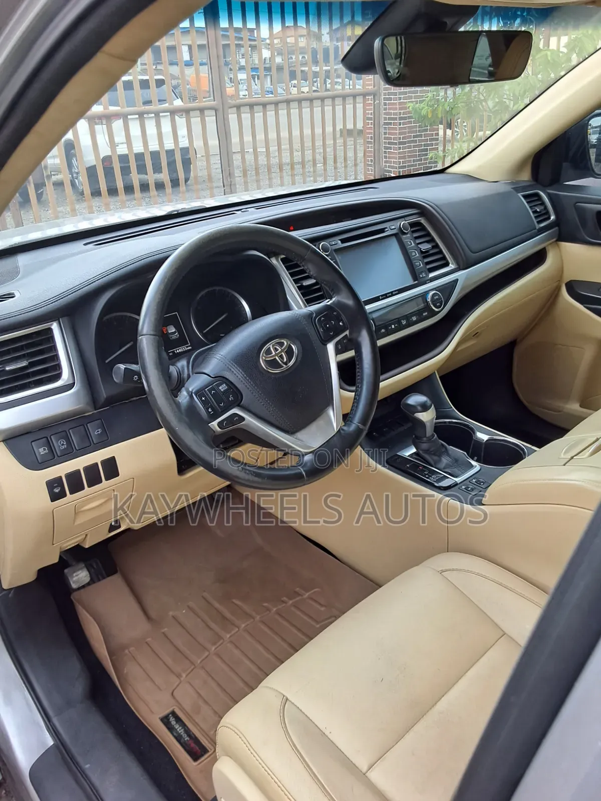 Toyota Highlander Limited 4x4 V6 (3.5L 6cyl 8A) 2017 Gray