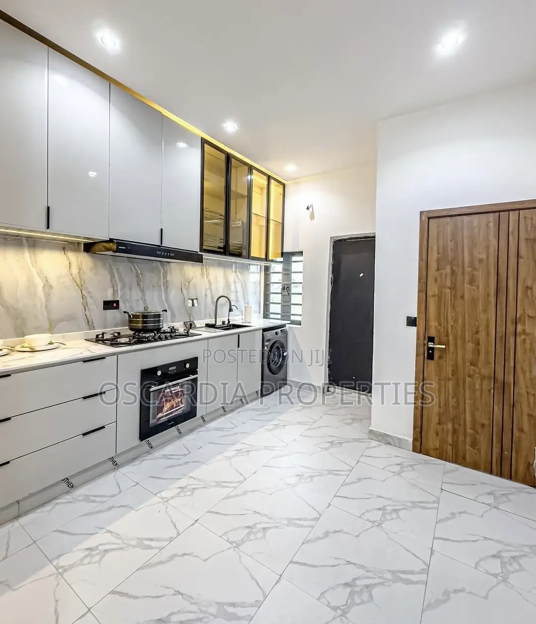 4bdrm Bungalow in Lekki Avana, Elerangbe for sale