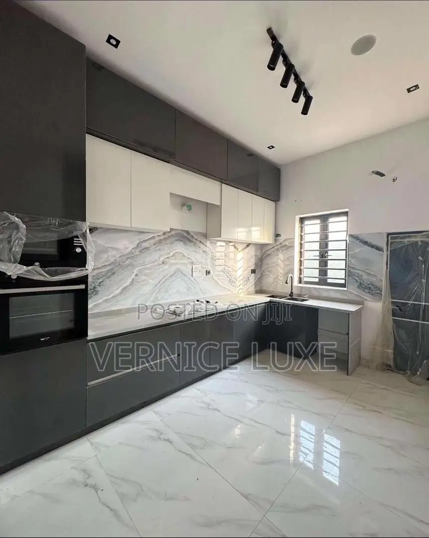 4bdrm Townhouse/Terrace in Ikota, Lekki for sale