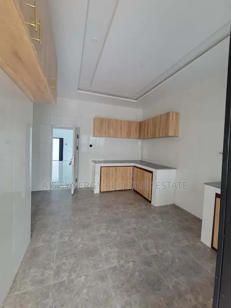 5bdrm Duplex in Lekki Scheme2, Abraham Adesanya Estate for rent