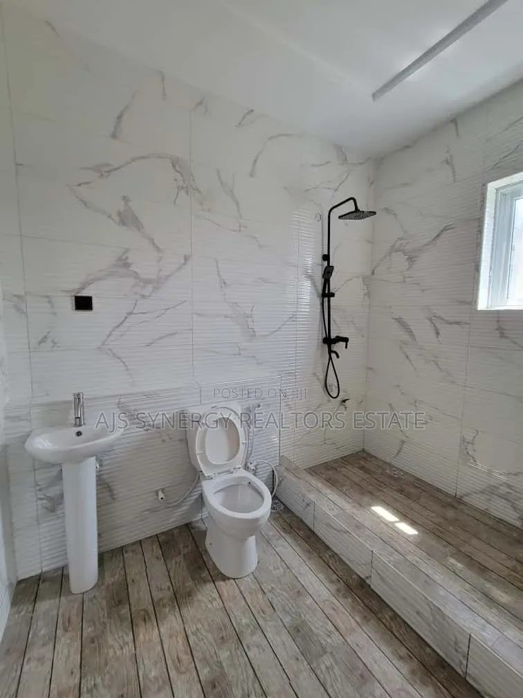 5bdrm Duplex in Lekki Scheme2, Abraham Adesanya Estate for rent