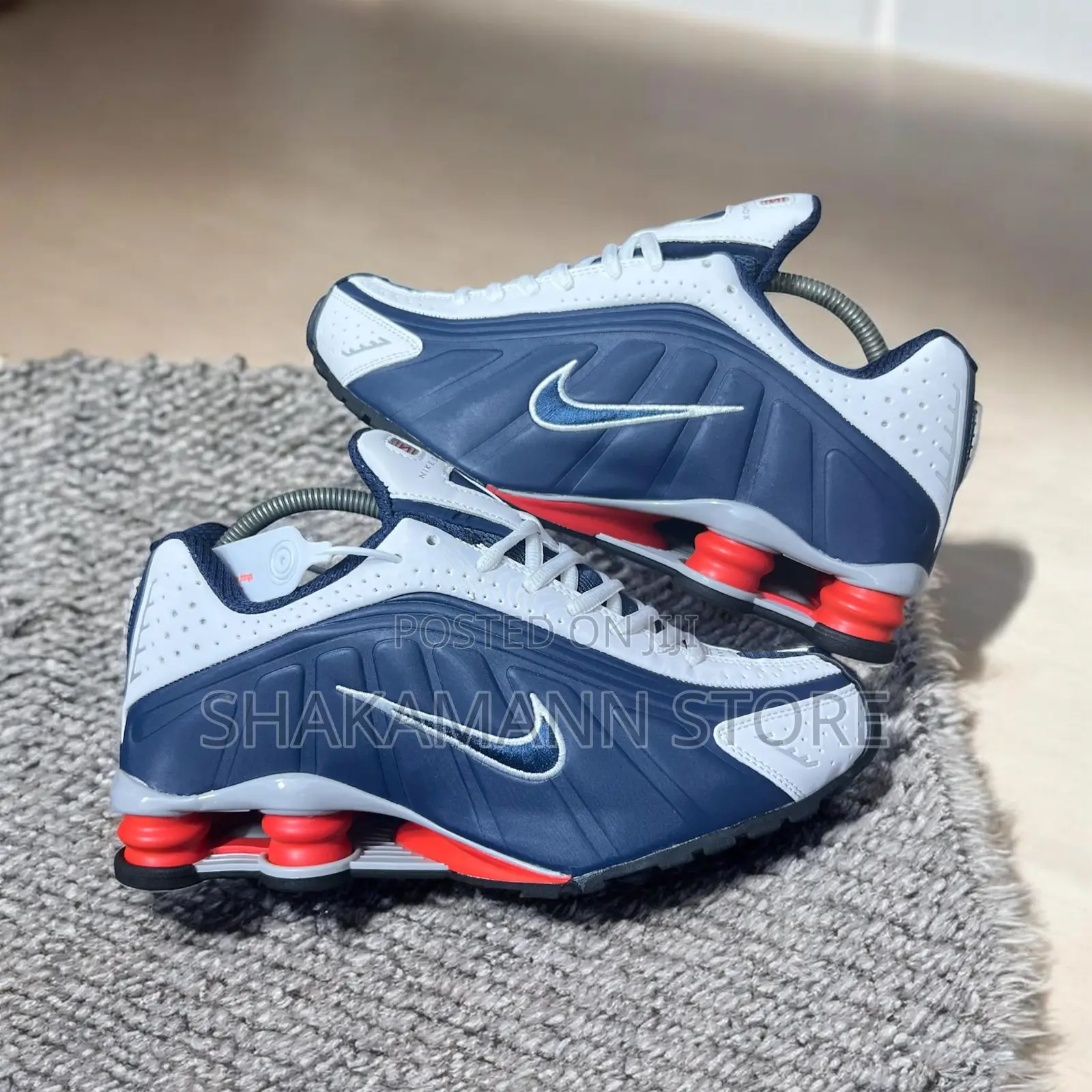 Original Quality Nike Shox R4 Luxury Sneakers in 2 Colorways